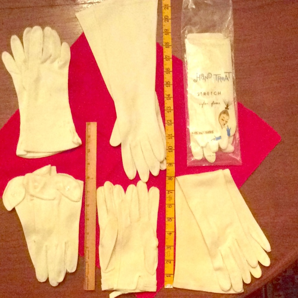 Lot of 6 pairs of vintage ladies white gloves
